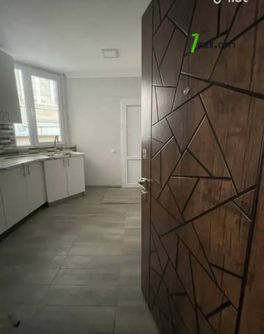 Մեկ հարկանի քարե տուն Նալբանդյան փողոցում կենտրոնում, 50 ք.մ., եվրովերանորոգված