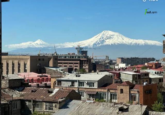 3 սենյականոց բնակարան նորակառույց շենքում Աբովյան փողոցում, 83 ք.մ., բարձր առաստաղներ