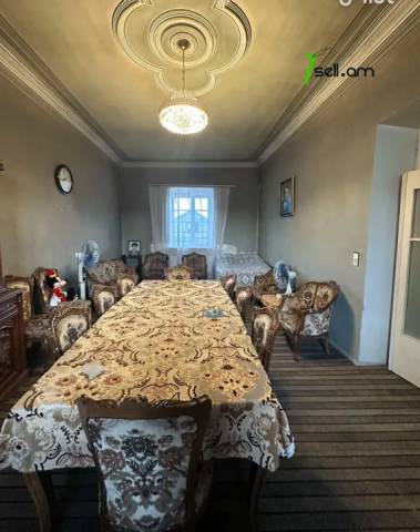 Երկու հարկանի քարե տուն Գրիգոր Զոհրապի փողոցում Աջափնյակում, 294 քմ, 2 սանհանգույց