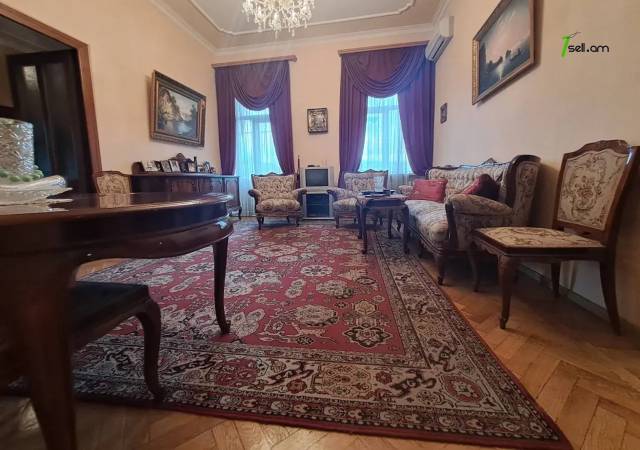 2 սենյականոց բնակարան Մարշալ Բաղրամյան պողոտայում, 67 ք.մ., կապիտալ վերանորոգված, քարե շենք