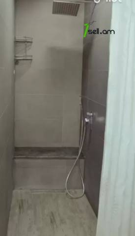 4 սենյականոց բնակարան Դրոյի փողոցում, 96 ք.մ., կապիտալ վերանորոգված, քարե շենք