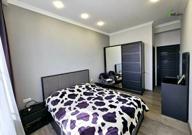 Երեք հարկանի տուն, Թումանյան թաղամաս Ավանում, 630 ք.մ., 3+ սանհանգույց, կապիտալ վերանորոգված