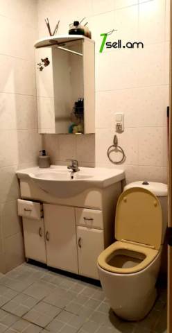 Մեկ հարկանի քարե տուն, Վահագնի Թաղամաս Աջափնյակում, 1600 ք.մ., 2 սանհանգույց, եվրովերանորոգված