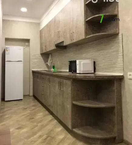 2 սենյականոց բնակարան Մխիթար Հերացի փողոցում, 42 ք.մ., 1/7 հարկ, կապիտալ վերանորոգված, քարե շենք