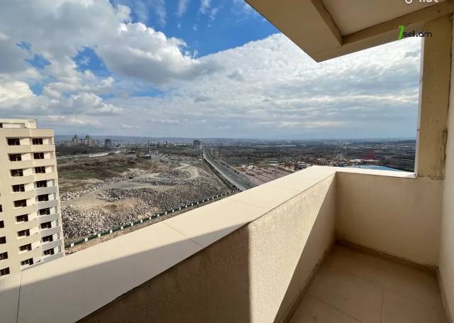 3 սենյականոց բնակարան նորակառույց շենքում Մոնթե Մելքոնյան փողոցում, 100 ք.մ., 2 սանհանգույց