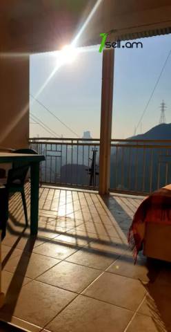 Մեկ հարկանի քարե տուն, Այգեձորի 1-ին նրբանցք Արաբկիրում, 130 ք.մ., կապիտալ վերանորոգված