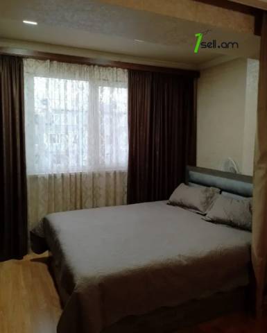 1 սենյականոց բնակարան Քաջազնունի փողոցում, 40 քմ, նախավերջին հարկ, կապիտալ վերանորոգված, քարե շենք
