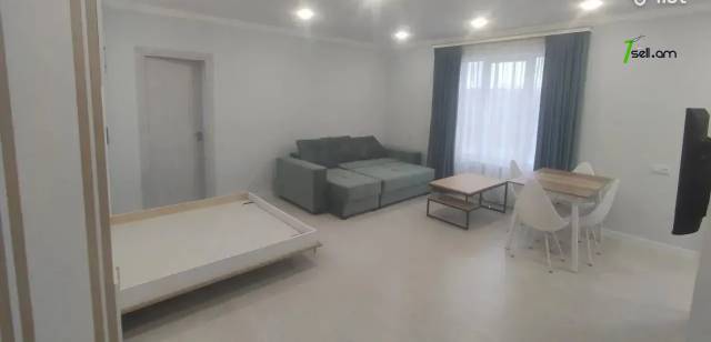 2 սենյականոց բնակարան Ֆուչիկի փողոցում, 43 ք.մ., 2/5 հարկ, եվրովերանորոգված, քարե շենք