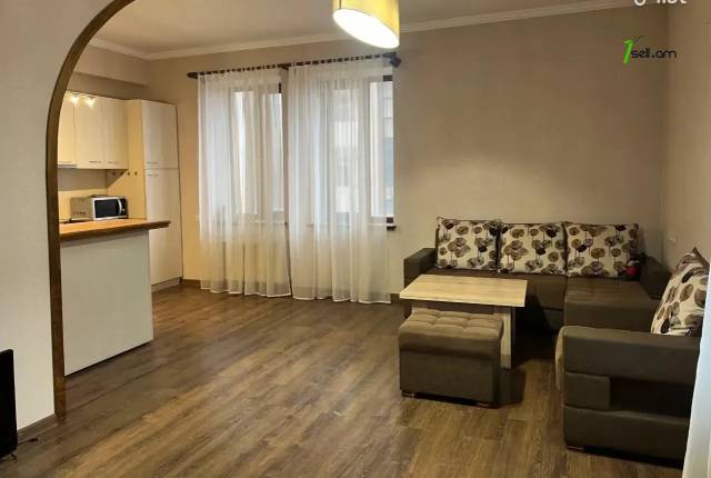 2 սենյականոց բնակարան նորակառույց շենքում Ադոնցի փողոցում, 78 ք.մ., բարձր առաստաղներ, 5/16 հարկ