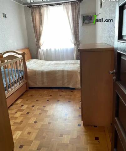 4 սենյականոց բնակարան Դավիթ Անհաղթի փողոցում, 107 քմ, նախավերջին հարկ, կապիտալ վերանորոգված