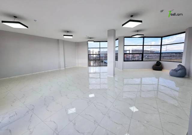 Բազմաֆունկցիոնալ գույք, Եղվարդի խճուղի Զովունիում, 2150 ք.մ.