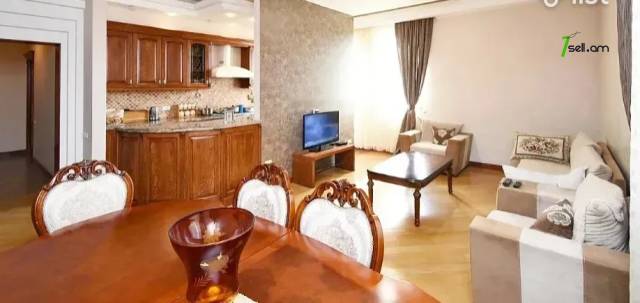 2 սենյականոց բնակարան նորակառույց շենքում Ադոնցի փողոցում, 80 ք.մ., 4/18 հարկ, բարձր առաստաղներ