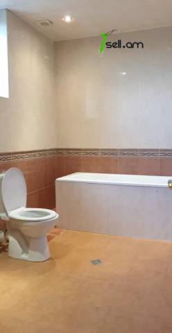 Երկու հարկանի քարե տուն Նորքի 1-ին փողոցում Նորք Մարաշում, 800 ք.մ., 3+ սանհանգույց