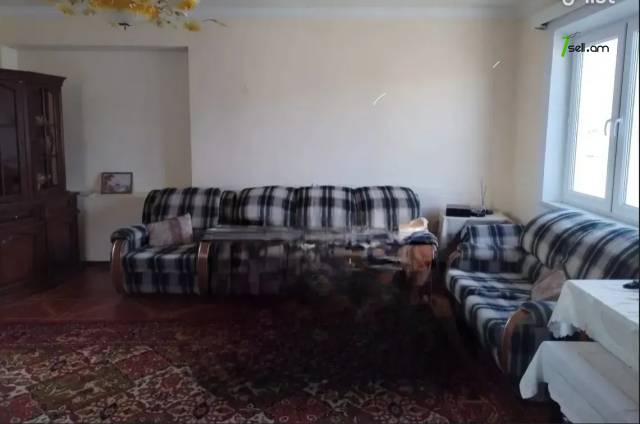 Երկու հարկանի քարե տուն 1-ին փողոցում Նուռնուսում, 120 ք.մ., 2 սանհանգույց, եվրովերանորոգված