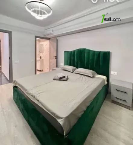 2 սենյականոց բնակարան Սարյանի փողոցում, 80 ք.մ., 2 սանհանգույց, բարձր առաստաղներ, 3/8 հարկ