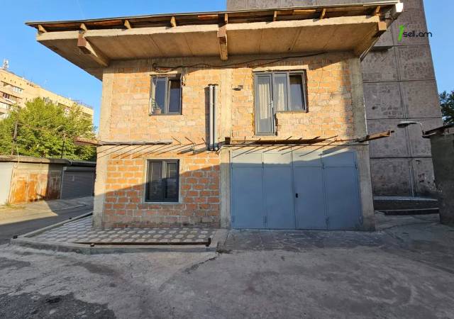 Երկու հարկանի քարե տուն, Դավթաշեն 2-րդ թաղամաս Դավիթաշենում, 290 ք.մ., 2 սանհանգույց