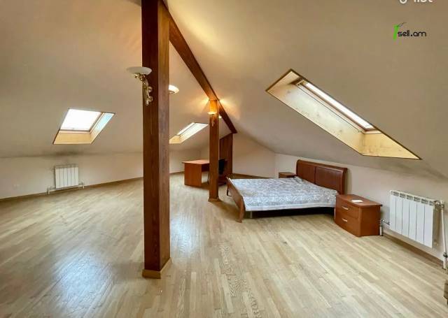 Ընդարձակ 4 սենյականոց բնակարան նորակառույց շենքում Զաքյան փողոցում, 270 ք.մ., 3+ սանհանգույց