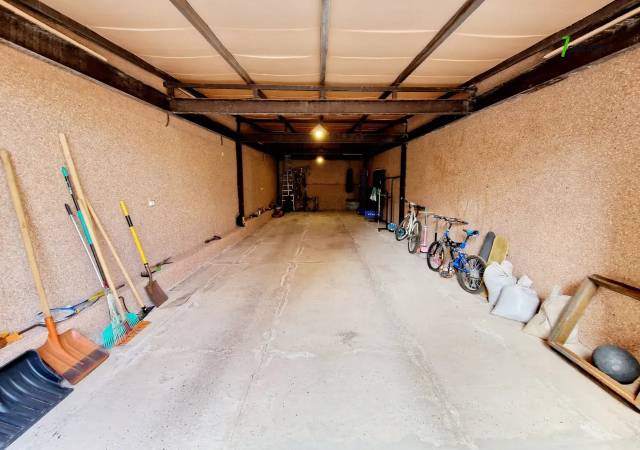 Երկու հարկանի տուն Հրաչյա Աճառյան փողոցում Ավանում, 440 ք.մ., 2 սանհանգույց, կապիտալ վերանորոգված