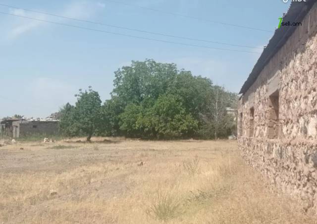 Գյուղատնտեսական հողատարածք Միքայել Նալբանդյանի փողոցում Օշականում, 4800 քմ