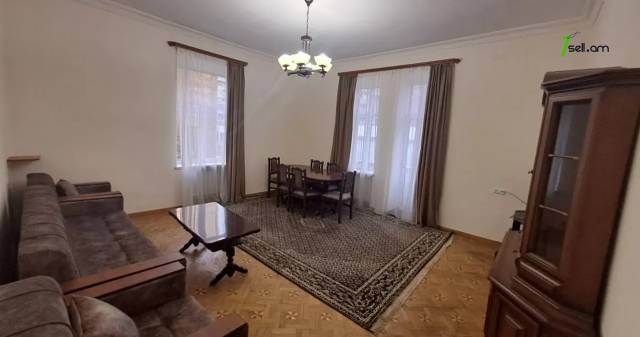 3 սենյականոց բնակարան Խորենացու փողոցում, 90 ք.մ., 3/5 հարկ, կապիտալ վերանորոգված, քարե շենք