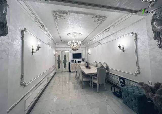 5 սենյականոց բնակարան նորակառույց շենքում Եկմալյան փողոցում, 200 ք.մ., 2 սանհանգույց