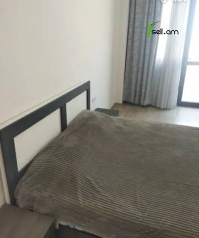 3 սենյականոց բնակարան նորակառույց շենքում Գրիբոյեդովի փողոցում, 80 քմ, նախավերջին հարկ