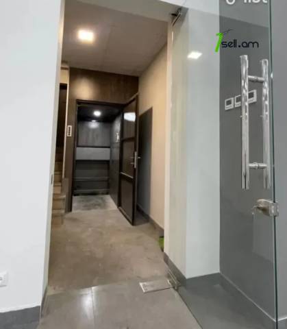 Առևտրային տարածք Լեփսիուսի փողոցում Քանաքեռ Զեյթունում, 610 ք.մ.