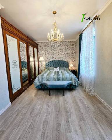 Երկու հարկանի քարե տուն Ամառանոցային փողոցում Ջրվեժում, 2100 քմ, 2 սանհանգույց, կապիտալ վերանորոգված