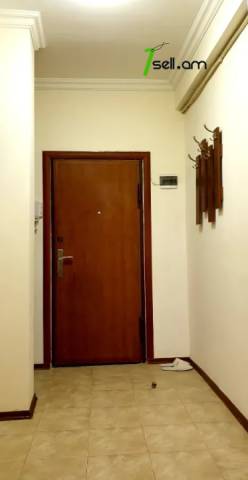 1 սենյականոց բնակարան Եզնիկ Կողբացու փողոցում, 50 ք.մ., 6/9 հարկ, կապիտալ վերանորոգված