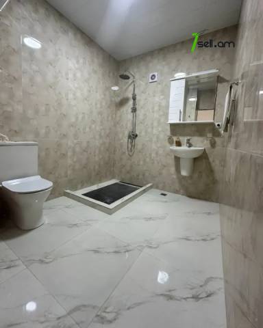 3 սենյականոց բնակարան նորակառույց շենքում Արցախի պողոտայում, 125 ք.մ., 2 սանհանգույց