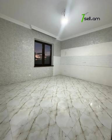 Երեք հարկանի քարե տուն 1-ին փողոցում Զովունիում, 800 ք.մ., 3+ սանհանգույց, կապիտալ վերանորոգված