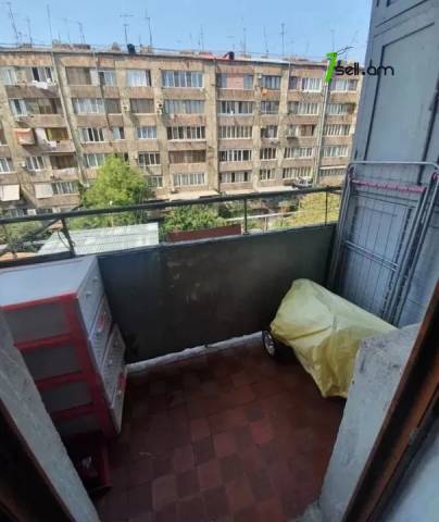 2 սենյականոց բնակարան Կոմիտասի պողոտայում, 58 քմ, նախավերջին հարկ, քարե շենք