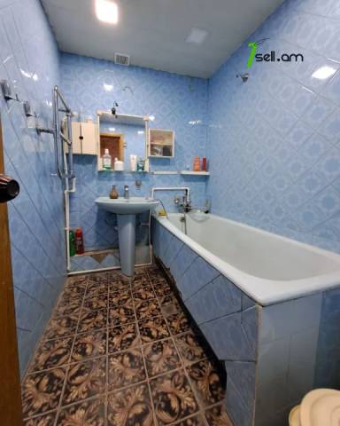 3 սենյականոց բնակարան Սունդուկյան փողոցում, 80 ք.մ., 6/9 հարկ, կապիտալ վերանորոգված