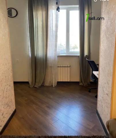 3 սենյականոց բնակարան Կոմիտասի պողոտայում, 80 ք.մ., 2/5 հարկ, բարձր առաստաղներ, եվրովերանորոգված