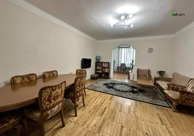 3 սենյականոց բնակարան Սարյանի փողոցում, 80 քմ, նախավերջին հարկ, եվրովերանորոգված, քարե շենք