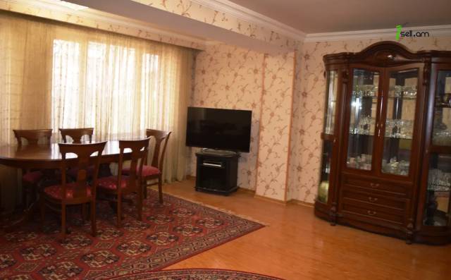 3 սենյականոց բնակարան, Գործարանային նրբանցք, 84 քմ, 2/5 հարկ, կապիտալ վերանորոգված, քարե շենք