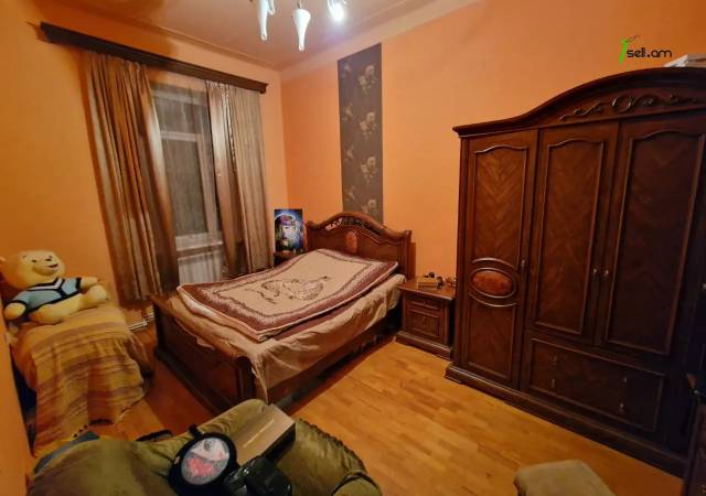 3 սենյականոց բնակարան Ազատության պողոտայում, 126 քմ, 1/5 հարկ, կապիտալ վերանորոգված, քարե շենք