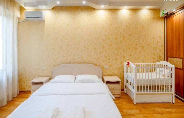 4 սենյականոց բնակարան նորակառույց շենքում Դեղատան փողոցում, 145 ք.մ., 2 սանհանգույց