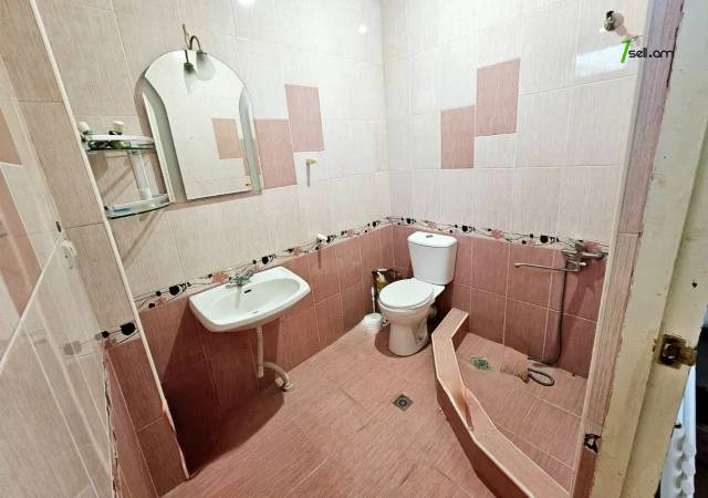 Երկու հարկանի քարե տուն Նոր Արեշի 9-րդ փողոցում Էրեբունիում, 530 ք.մ., 2 սանհանգույց