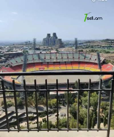 4 սենյականոց բնակարան նորակառույց շենքում Ձորափի փողոցում, 130 ք.մ., 2 սանհանգույց, բարձր առաստաղներ