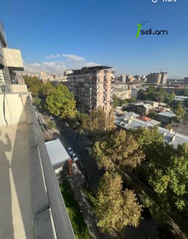 3 սենյականոց բնակարան նորակառույց շենքում Արամ Խաչատրյան փողոցում, 93 ք.մ., բարձր առաստաղներ