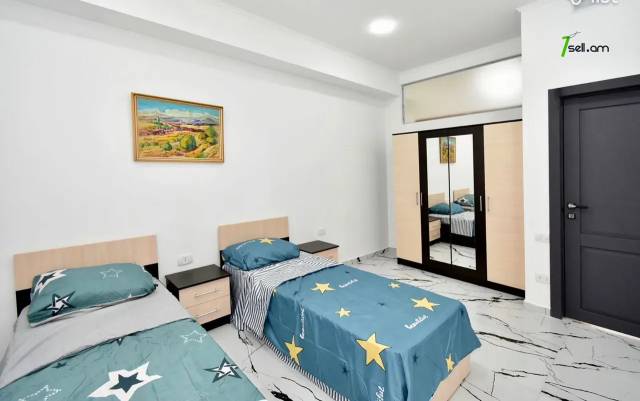 4 սենյականոց բնակարան նորակառույց շենքում, Paronyan St, 135 ք.մ., 2 սանհանգույց, բարձր առաստաղներ