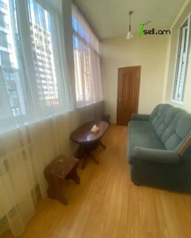 3 սենյականոց բնակարան Ամիրյան փողոցում, 90 ք.մ., 2 սանհանգույց, բարձր առաստաղներ