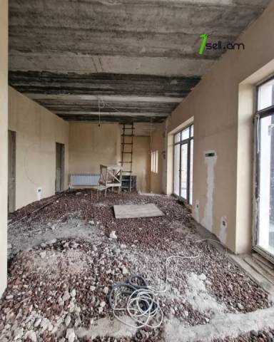 Երկու հարկանի քարե տուն Բագրևանդի փողոցում Նոր Նորքում, 1000 ք.մ., 3+ սանհանգույց