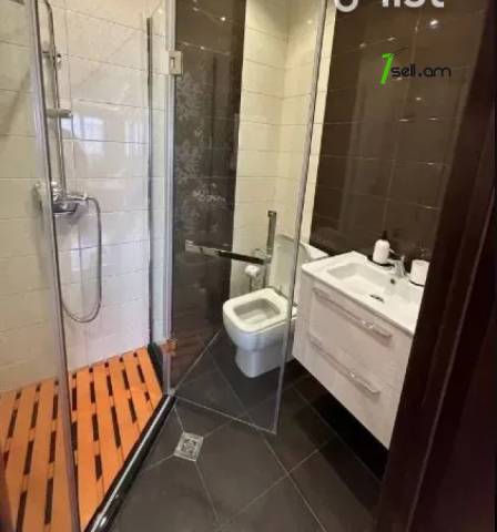 2 սենյականոց բնակարան նորակառույց շենքում Կոմիտասի պողոտայում, 77 ք.մ., 2 սանհանգույց