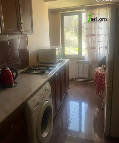 3 սենյականոց բնակարան, Չարենց թաղամաս, 80 քմ, 3/14 հարկ, կոսմետիկ վերանորոգում