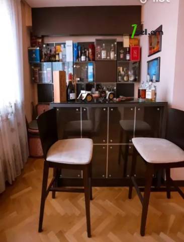 3 սենյականոց բնակարան Պուշկինի փողոցում, 119 ք.մ., 2 սանհանգույց, բարձր առաստաղներ