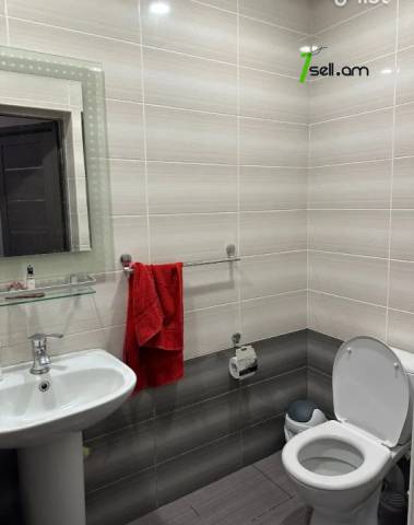 Չորս հարկանի քարե տուն 1-րդ փողոցում Քասախում, 448 ք.մ., 3+ սանհանգույց, մասնակի վերանորոգում