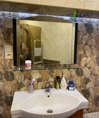 2 սենյականոց բնակարան Ազատության պողոտայում, 40 ք.մ., 2/5 հարկ, բարձր առաստաղներ, եվրովերանորոգված