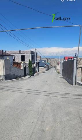 Հողատարածք բնակելի շինությունների համար Ավանում, 800 քմ